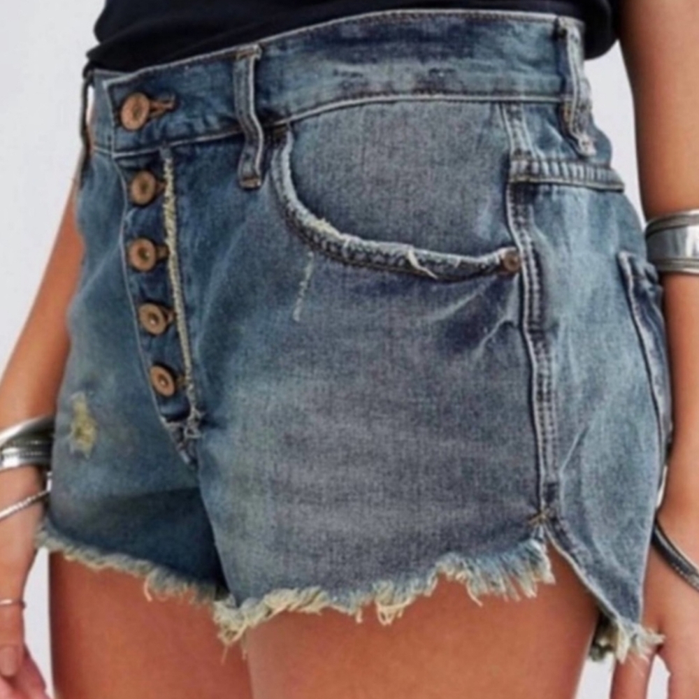 Free People Runaway Jillian Button Fly Cutoff Jean Shorts Size 27 Raw Hem